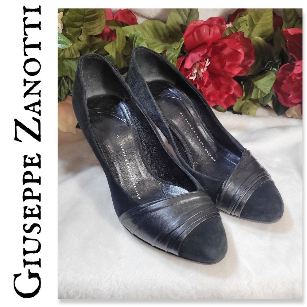 Giuseppe Zanotti Black Pumps with Suede and Leather